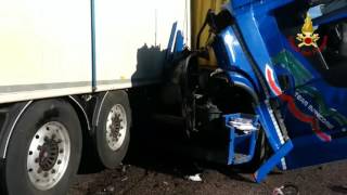 08112016 incidente in autostrada A4 fra Vicenza Ovest e Montecchio Maggiore [upl. by Wera540]