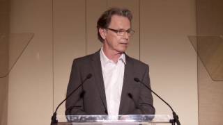 Bruce Greenwood Introduces Abigail Breslin [upl. by Jet]