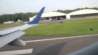 Landing at the Westchester County Airport on Jetblue [upl. by Gaylor]